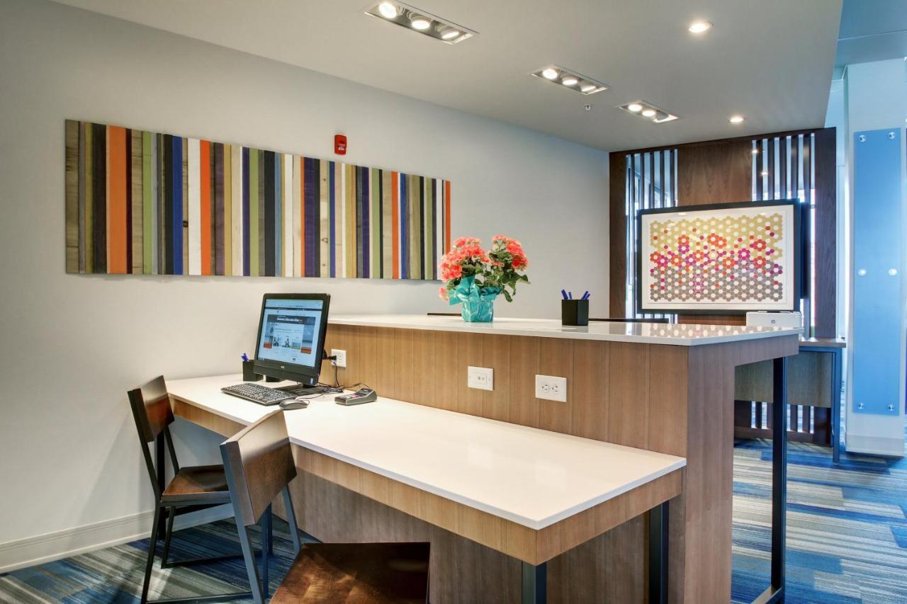 Holiday Inn Express & Suites Galesburg By Ihg מראה חיצוני תמונה