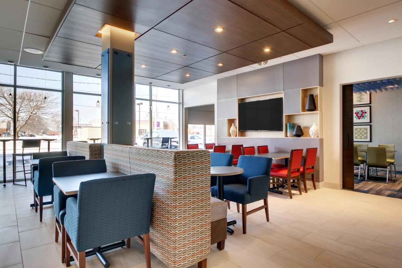Holiday Inn Express & Suites Galesburg By Ihg מראה חיצוני תמונה