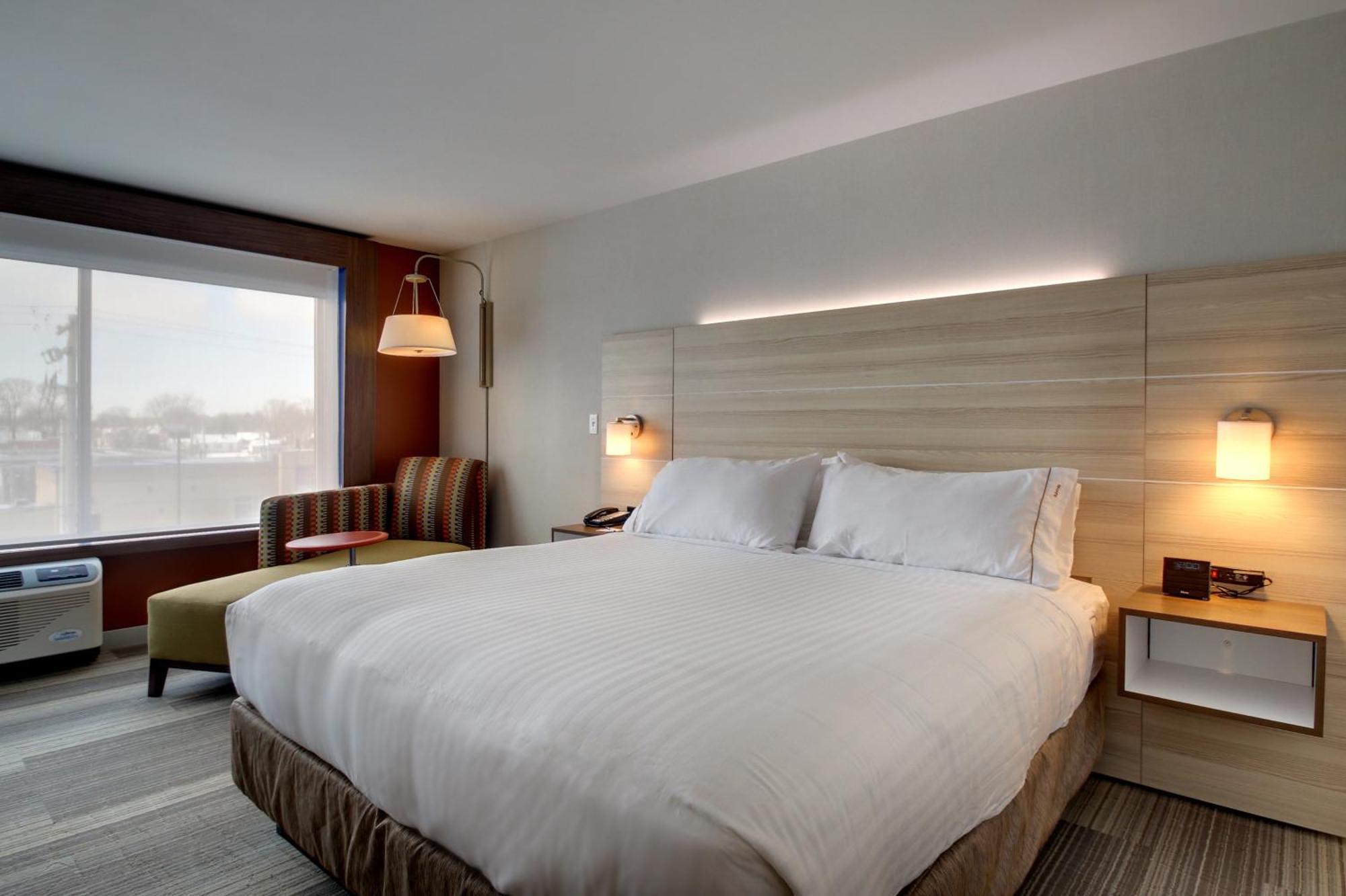 Holiday Inn Express & Suites Galesburg By Ihg מראה חיצוני תמונה