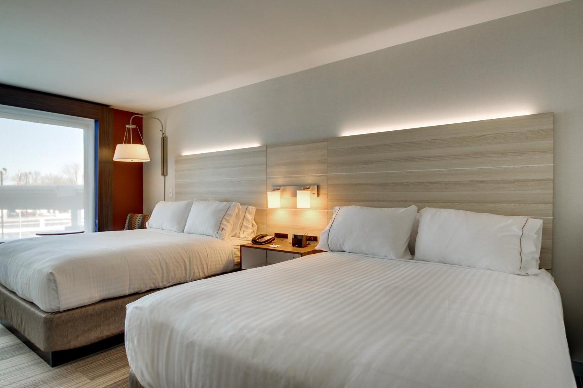 Holiday Inn Express & Suites Galesburg By Ihg מראה חיצוני תמונה