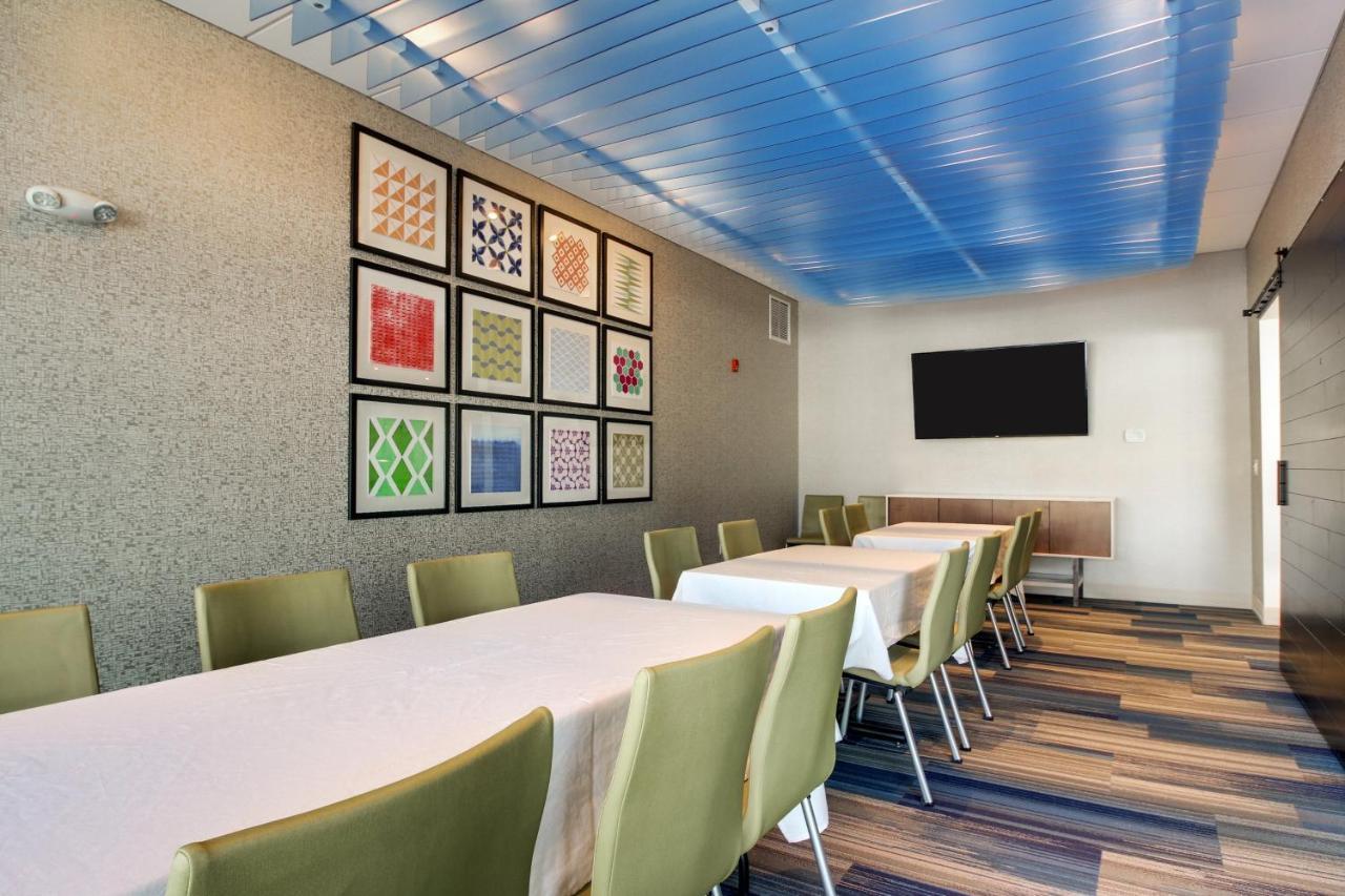 Holiday Inn Express & Suites Galesburg By Ihg מראה חיצוני תמונה