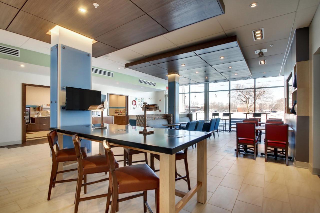 Holiday Inn Express & Suites Galesburg By Ihg מראה חיצוני תמונה